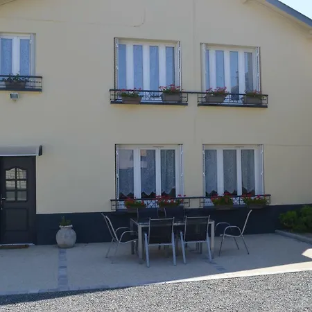 Des Charots Holiday home Saint-Bonnet-pres-Riom
